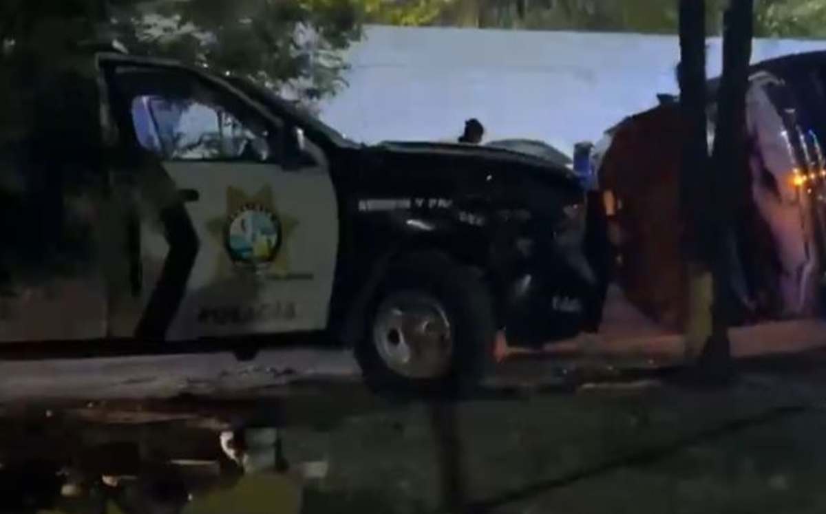 Una unidad de la Policía de Apodaca chocó contra una camioneta que perseguía. | Miranda Arias