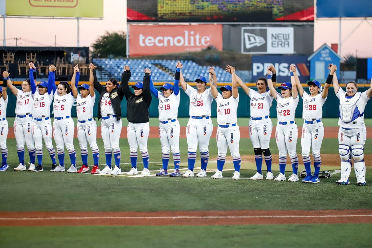 Jugadoras de Charras de Jalisco en la LMS. / @charrosbeisbol