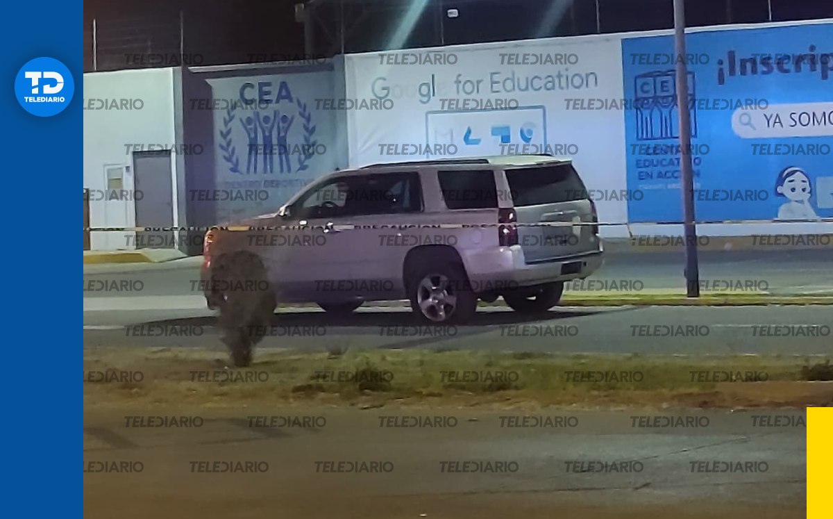Policías resguardan la camioneta de la directora del penal de San Miguel que fue atacada a balazos | Agencia Es Imagen