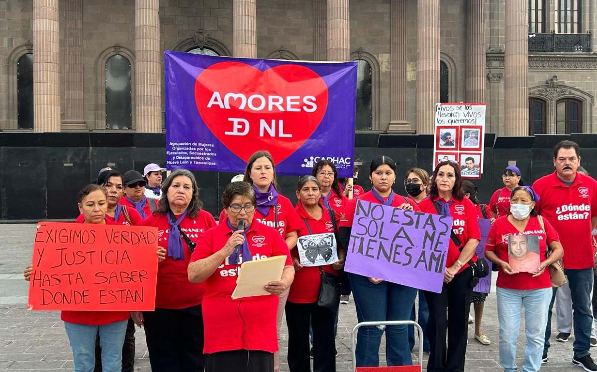 Integrantes del colectivo se hicieron presentes la mañana del viernes afuera de Palacio de Gobierno. | Pedro Delgado