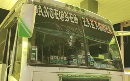 De nueva cuenta un autobús de pasajeros fue víctima de vandalismo, pues le rompieron el parabrisas en la ciudad de Torreón.