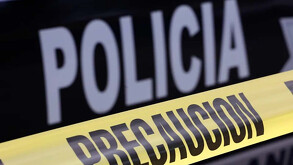 Una fuente reveló que la mujer es elemento de la Policía Municipal de Zuazua y se encontraba de descanso, cuando hombres arribaron y le dispararon.