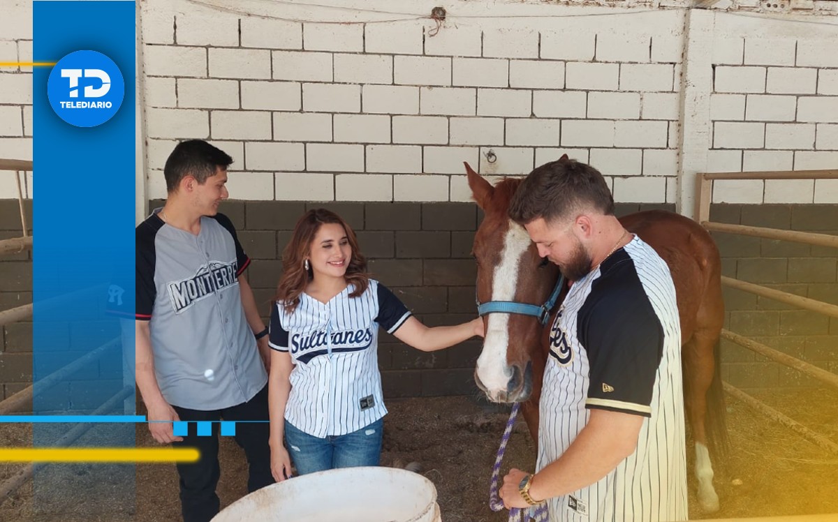 José Cardona y Juan Gamez, beisbolistas de los Sultanes de Monterrey. / Daniel Santillán