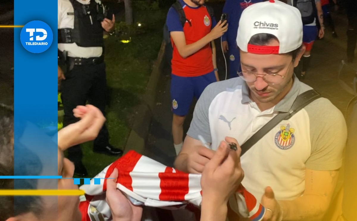 Alan Mozo, lateral de las Chivas a su llegada a la ciudad de Monterrey. / Erick González