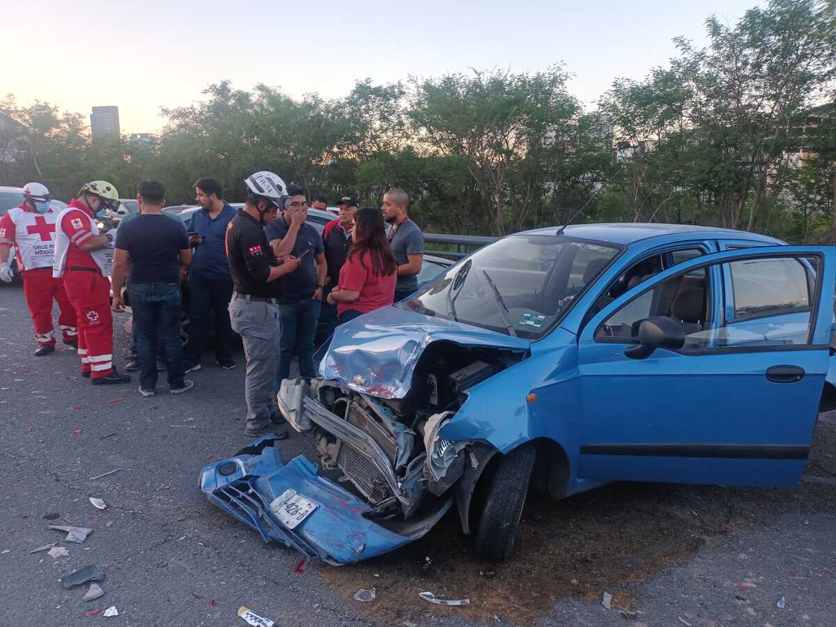 Accidente en Morones Prieto / Israel Santacruz