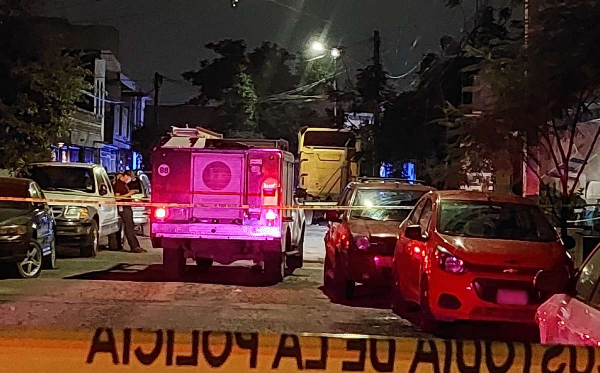 Al sitio acudieron policías de San Nicolás quienes acordonaron el área. | Leyda Estrada