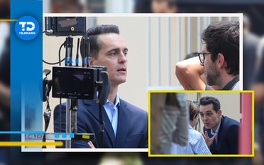 Pedro Alonso se dio tiempo de saludar y abrazar a sus fans que hicieron largas filas para obtener una foto con él durante su visita a Puebla.