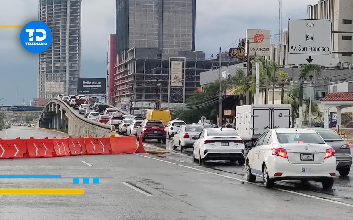 Cierre de carriles exprés en avenida Morones Prieto genera caos vial en Monterrey. | Agustín Martínez