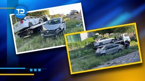 La conductora de un auto trató de incorporarse sin precaución al carril central, pero terminó impactando un camión de personal y otro vehículo.