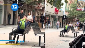 Captan a joven besando un maniquí en el Centro de Monterrey