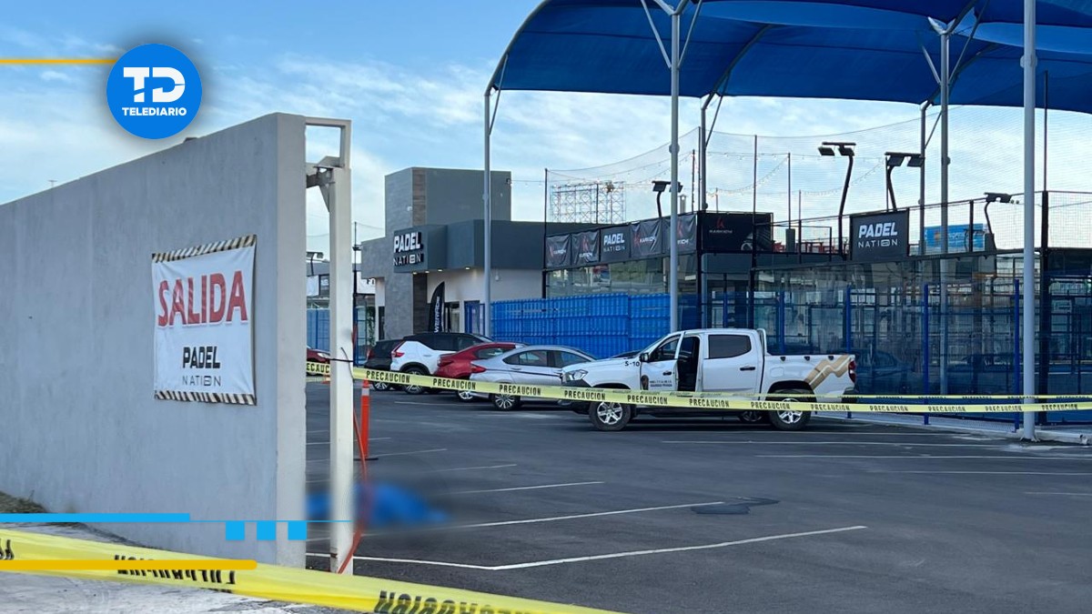 Elemento de seguridad muere tras caerle un portón encima en un campo de pádel en Monterrey. | Mayte Villasana