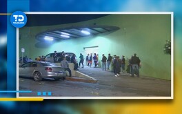 La esposa del padre de familia fue quien lo encontró tirado en el piso de la cochera.