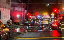 Una bodega de frituras fue consumida por el fuego en la colonia Moderna en Monterrey.