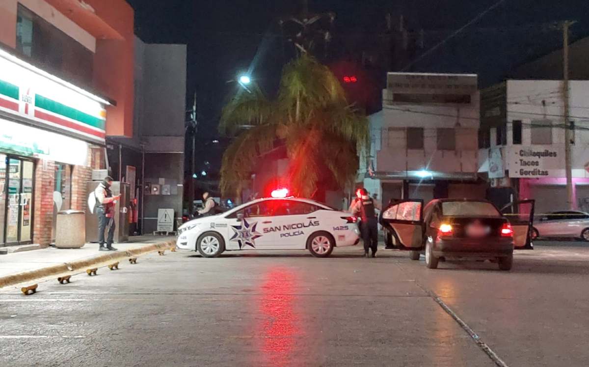 Un hombre fue atacado a balazos en el estacionamiento de una tienda. | Leyda Estrada