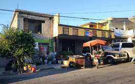 Una vivienda fue atacada a balazos decenas de veces en la colonia Los Altos en Monterrey.