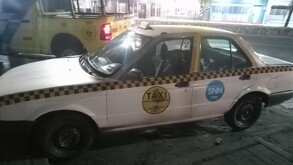 Roban taxi en Monterrey