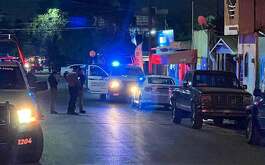 Un motociclista fue asesinado a balazos en la colonia Argentina en el municipio de Monterrey.