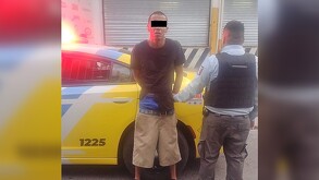 Detienen a hombre tras intento de robar una joyería en Monterrey