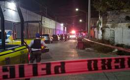 Un ataque a balazos dejó dos muertos y un lesionado en la colonia Industrial en Monterrey.