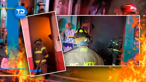 Una tienda de abarrotes en el Centro de Monterrey se incendió en el cruce de las calles 15 de Mayo y América.