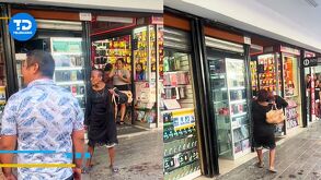 Mujer se descontrola en el Centro de Monterrey