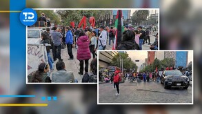 Familiares de normalistas de Ayotzinapa se reúnen en anti monumento