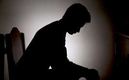 Los suicidios en Nuevo León bajaron 17.58 por ciento, ubicándose como la tercera causa de muerte entre personas de 20 a 29 años.