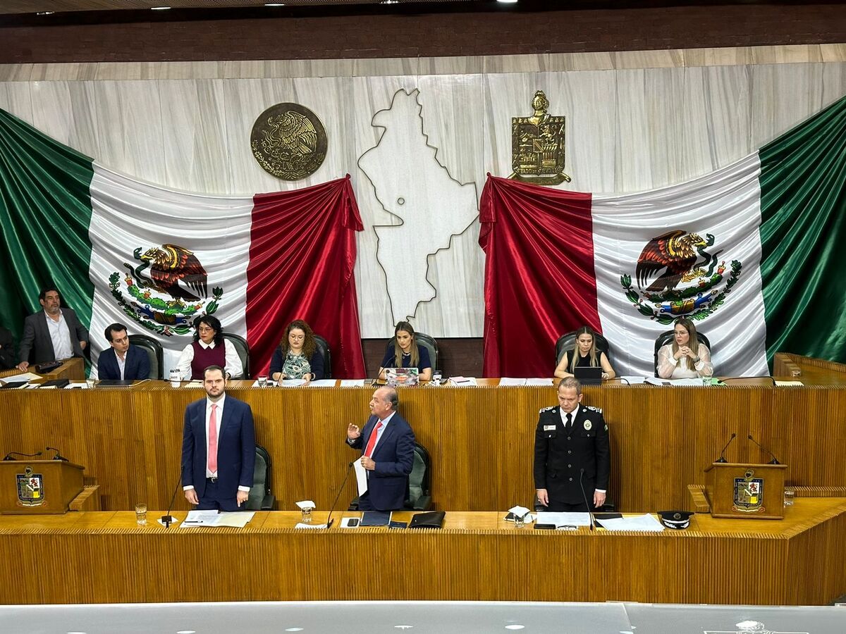 Lorena de la Garza amagó con cancelar la sesión / Sandra González
