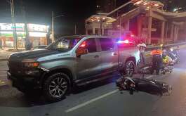 Una carambola dejó tres motociclistas heridos sobre la avenida Félix U Gómez en Monterrey.