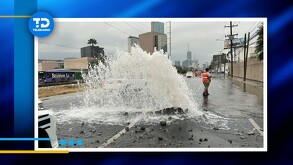 Tres carriles se encuentran obstruidos debido a la fuga