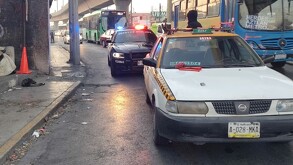 Taxista atropella a mujer en avenida Aztlán en Monterrey
