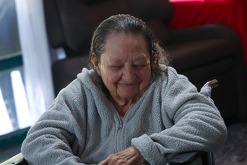 Monterrey: Abuelitos buscan pasar Nochebuena cálida