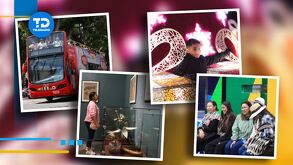 personas en un turibus, personas en un zócalo, personas en un museo