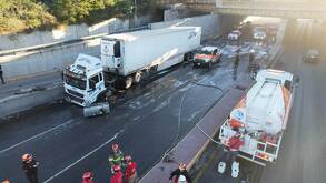 Accidente de tráiler en avenida Fidel Velázquez en Monterrey