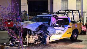 Centro de Monterrey: Joven roba patrulla y choca contra muro