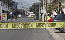 Dos granadas de fragmentación fueron halladas cerca de un kínder en la colonia Emiliano Zapata en Monterrey, alarmando a habitantes de la zona.