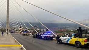 Puenta atirantado de Monterrey