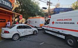 Un choque de crucero protagonizado por dos vehículos dejó una persona lesionada en el Centro de Monterrey.