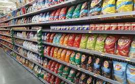 El consumo de productos ultraprocesados afectan el medio ambiente, afirmó una experta en ecología.