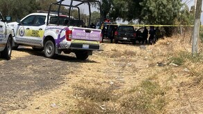 Entre los cadáveres localizados en la carretera Salamanca-Celaya se encontraba el de una mujer; todos presentaban huellas de tortura.
