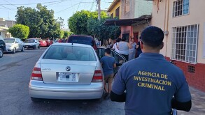 Un hombre murió tras ser dejado golpeado a las afueras de su casa en la colonia Abastos de Torreón.