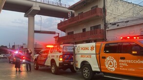 a persona negó la ayuda y se puso agresivo