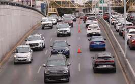 El alcalde de Monterrey, Adrián de la Garza implementarán mini contra flujos para mejorar movilidad.