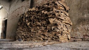 La falta de producción en tenerías se registra tras el incendio de la planta del principal proveedor ubicado en Monterrey ocurrido hace dos meses.