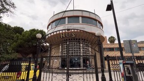Un taxista fue quien vio al hombre herido y decidió trasladarlo al Hospital Universitario.