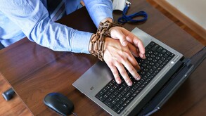 Director de Artículo 19 asegura que ley contra ciberasedio atenta con libertad de expresión