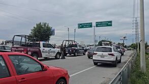 Este 18 de junio se registró una persecución y balacera en el Periférico Ecológico, de Puebla. Esto luego de que un hombre intentó robar una camioneta.