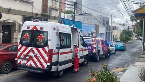 La mujer salió proyectada de la moto lo que le provocó varias lesiones y necesitara atención médica