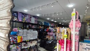 En el operativo se habría recuperado mercancía irregular