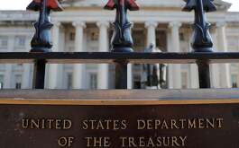 El Departamento del Tesoro de Estados Unidos sancionó a tres bancos mexicanos al ser señalados de lavado de dinero y tráfico de fentanilo.